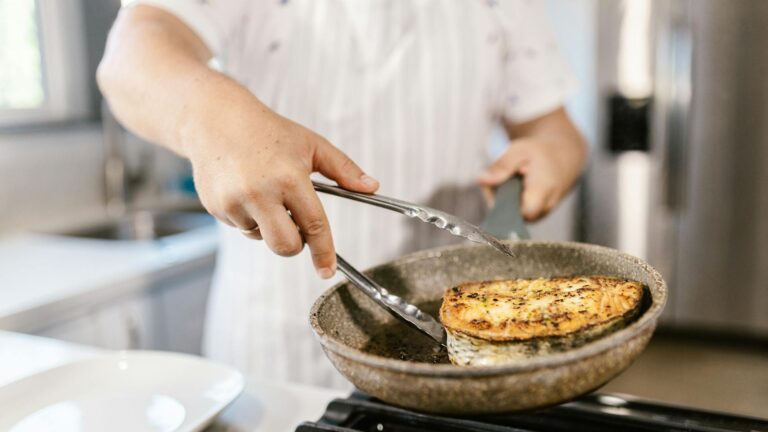 Comment réussir une recette julienne poisson à la poêle sans la dessécher ?