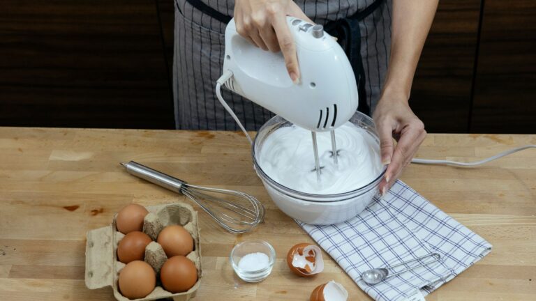 Monter des blancs en neige : astuces et techniques infaillibles