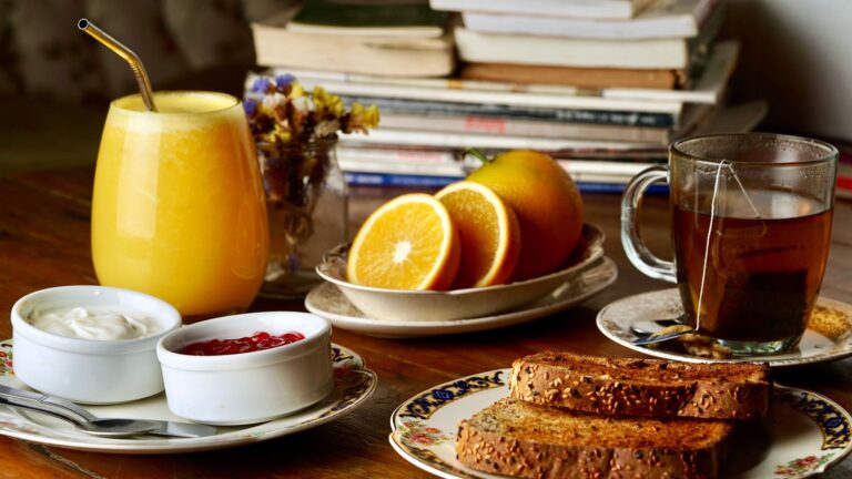 Petit-déjeuner le moins calorique : idées pour un début léger